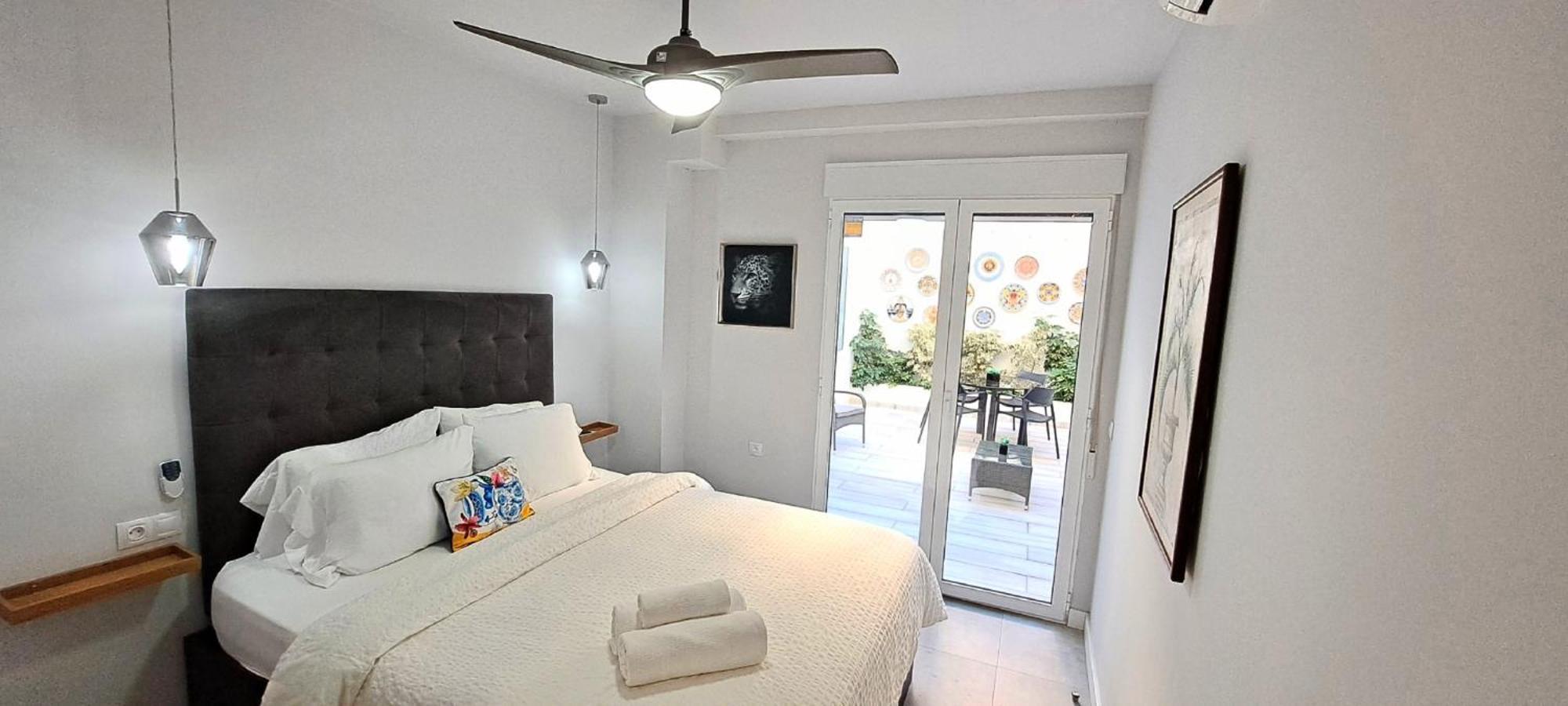 شقة New! Renovated, Centrally Located, Private Entrance, Terrace فالنسيا المظهر الخارجي الصورة