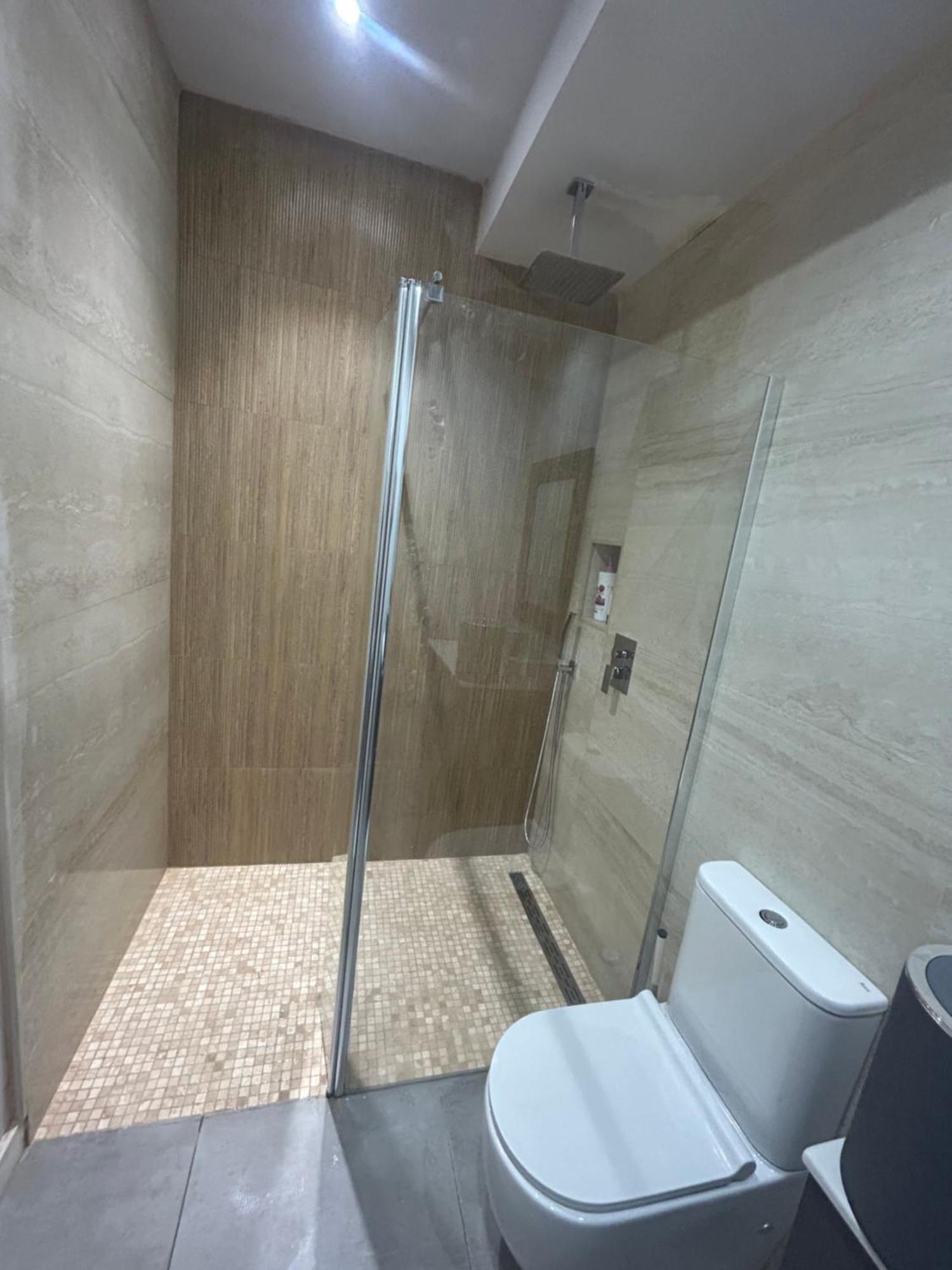 شقة New! Renovated, Centrally Located, Private Entrance, Terrace فالنسيا المظهر الخارجي الصورة